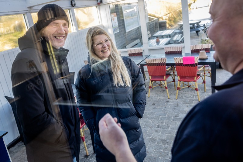 Lone Kiel Andersen og Michael Andersen takker for den store lokale opbakning til iscaféen og fyrværkerivirksomheden Color Power Festfyrværkeri, og vil betale byen igen med et kæmpe festfyrværkeri nytårsaften.