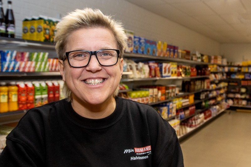 På lørdag åbner købmanden i Halvrimmen med Louise Møller ved roret. Men det var aldrig blevet til noget, hvis ikke det var for de frivillige i byen, siger hun.