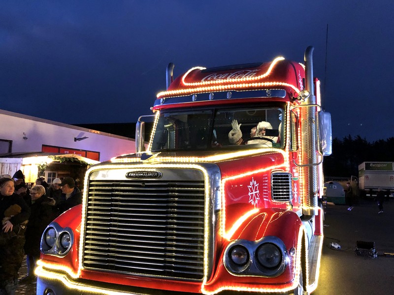 Julemanden kørte videre på sin tur gennem Danmark for at samle ind til Røde Kors.