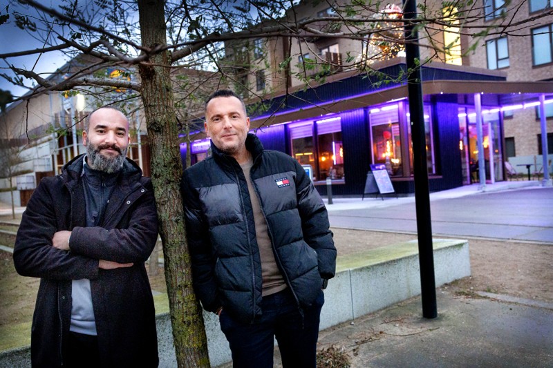 Café Tornhøj er ny beværtning i Aalborg Øst. Ejerne Muddi El-Hajj til venstre og Mario El-Hajj til højre.