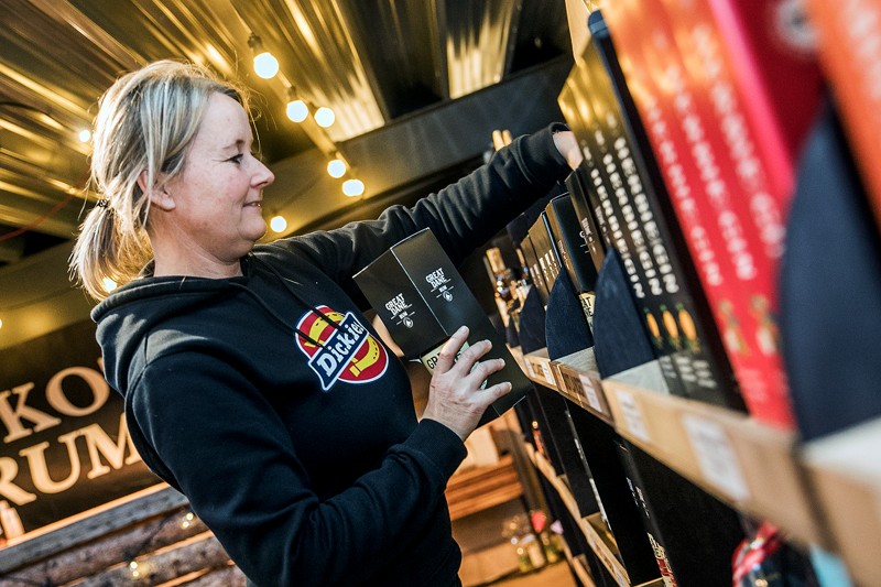 Produktionschef Sanne Blirup melder om stor interesse for den nye butik.