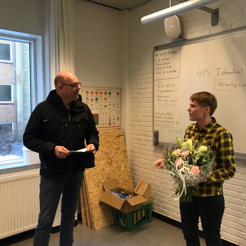 Foto fra da vicedirektør Brian Thomsen overbragte Anna nyheden midt i en undervisningstime.