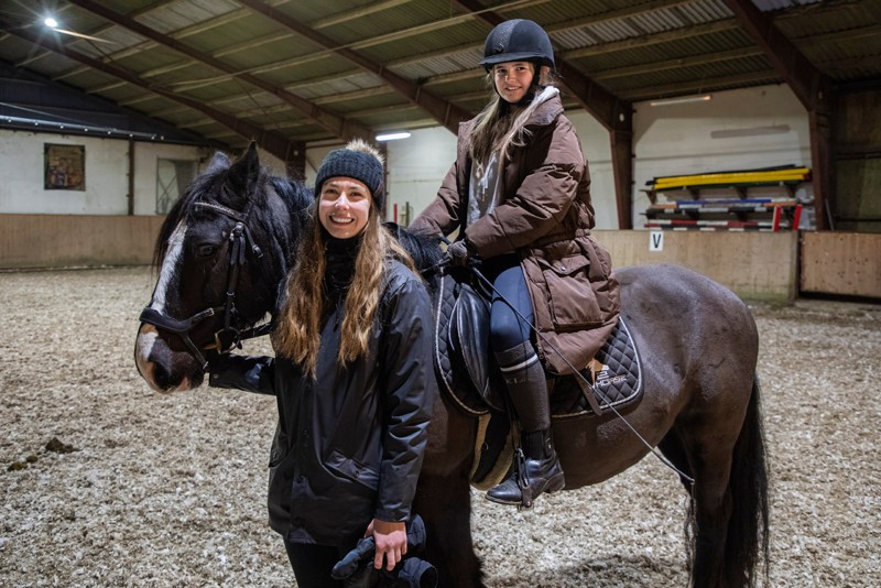 Muligheden for at få en ny rideskolehest blev til ved, at 22-årige Laura Havsted indsendte en ansøgning til den lokale fond.