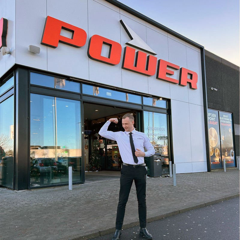 Varehuschefen til den kommende Power-butik er allerede ansat. Det er 27-årige Jonas Sørensen, der oprindeligt kommer fra Dronninglund.