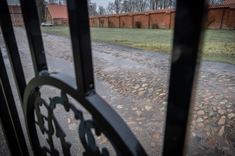Pigstenbelægning skal forstærkes, så den kan klare tunge køretøjer såsom turistbusser.
