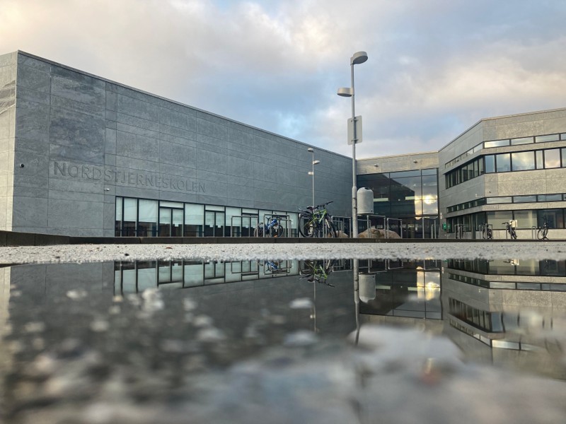 På fredag 6.januar er der kage, sang og taler på programmet for at markere 10 års jubilæet for byens store skole.