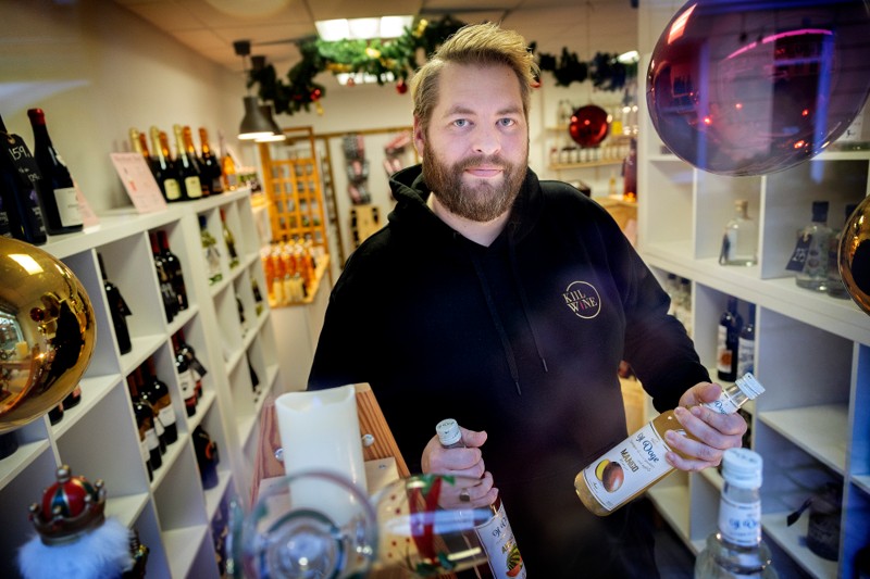 Rene Kiil har en stor passion for vin, og han fortsætter da også med at drive webshoppen kiilwine.dk samt lagersalg.
