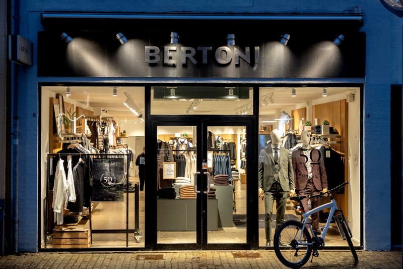 Herretøjskæden Bertoni går konkurs, og det går ud over butikken i Aalborg.