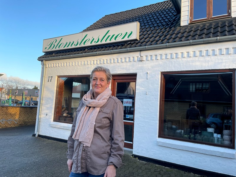 Marianne Mainz foran Blomsterstuen, der i starten af februar bliver til Blomsteriet.