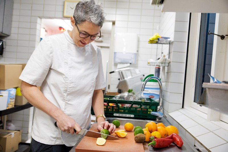 Inge Bak Nielsen kalder det nørderi, når hun forsøger at fremtrylle nye smagsoplevelser på sin gourmetmarmelade.