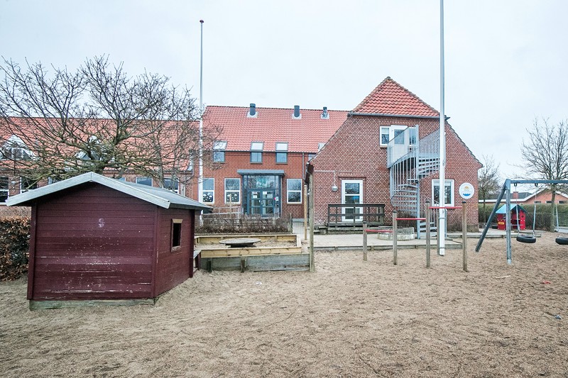 Legepladsen ved Hou Skole og landsbyordning udvides snart med en ny legeborg. En stor danation fra Nordeafonden baner vejen for projektet.