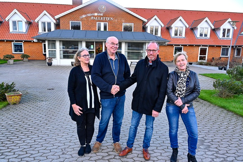 En gedigen succes er kommet på nye hænder. Kim Jensen og Vivi Hald, Thisted (th), har overtaget Bofællesskabet og aktivitetshuset Palletten efter Elisabeth Ebbesen og Niels Jørgen Pedersen, Nors.