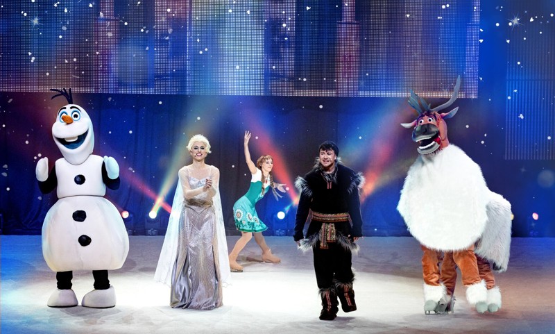 Du kan opleve alle heltene fra Frozen synge på engelsk, når det storslåede show kommer til byen.
