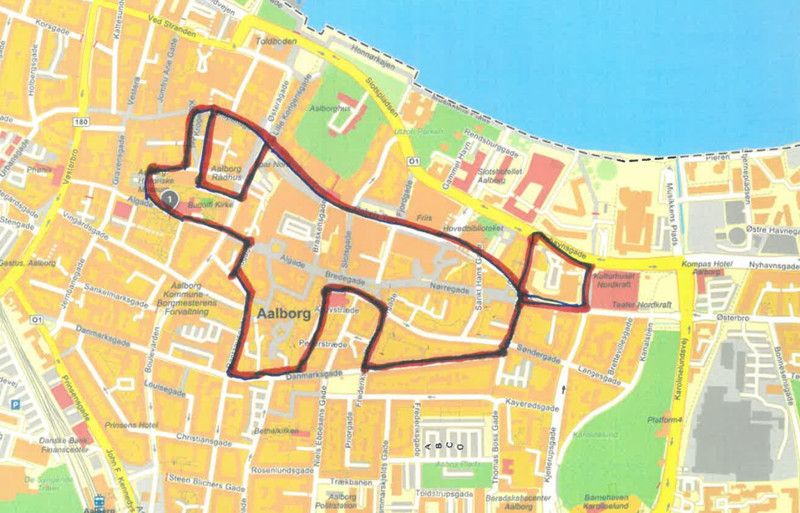 Det er nok de færreste af os, der er klar over, der skjuler sig en hund i Aalborgs gader.