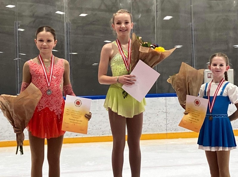 I Springs K2 satte FSF sig på det hele, da 11-årige Maja Gosvig Valeur vandt guld foran 12-årige Karen Trekær Bech og med 10-årige Annabel Bøger på tredjepladsen.
