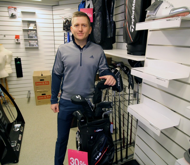 Casper Bruun er PGA uddannet golftræner, har spillet som professionel og levet af golf de seneste 15 år.