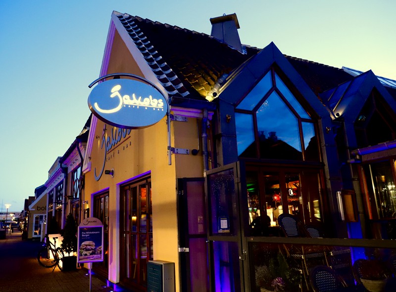 Der er lagt op til en festlig aften på Jakobs med treretters menu og koncert med Bellami.