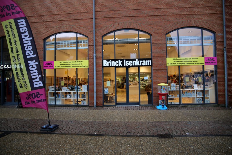 Hos Brinck er man så skrappe til at købe ind, at varerne kan sælges til halv pris.
