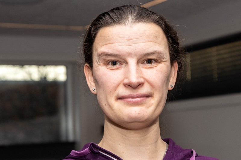 Maren Brehmer er ekspert i manuel fysioterapi, der er målrettet til alle, der døjer med muskelspændinger.