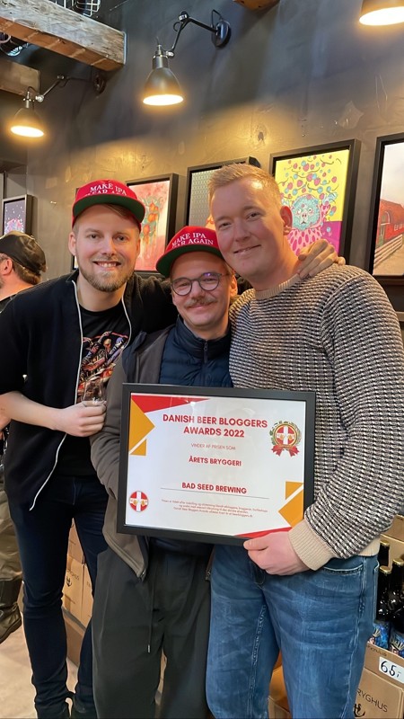 Holdet bag Bad Seed Brewing består ud over Fredrik Hector Schmidt (th.) af brygger Peter Vad Godtberg Jensen (tv.) og sælger Rasmus Haahr.