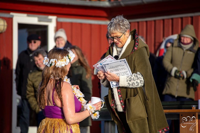 Ceremonimester i De Blå Næser, Kirsten Møller har siden 2010 forestået dåben af skrællingerne.