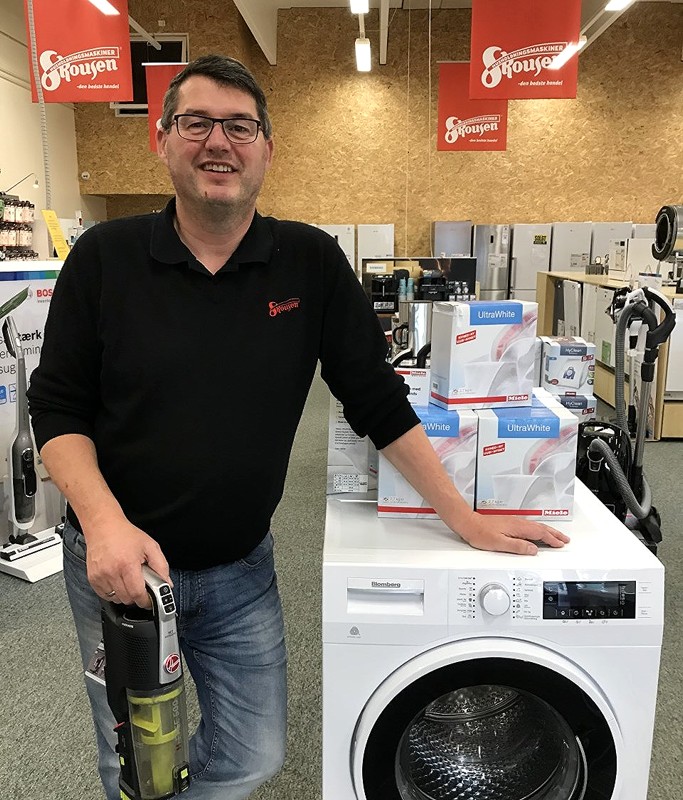 Kenneth Carlsen, butikschef i Skousen, glæder sig til Power og Elgiganten. Erfaring fra andre byer viser, at det er til gavn for alle.