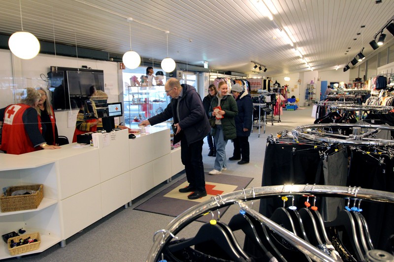 Røde Kors butikken i Hjallerup mangler frivillige og inviterer til frivilligdag 14. februar kl. 16.