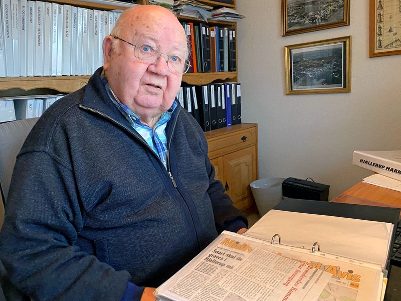 Carl Jensen har gennem en menneskealder beskæftiget sig med den lokale historie. Han er noget bekymret for fremtidens lokalhistorie.