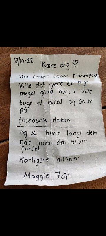 I godt tre måneder har en flaskepost sejlet rundt i Mariager Fjord - fredag blev den fundet af en lystfisker.