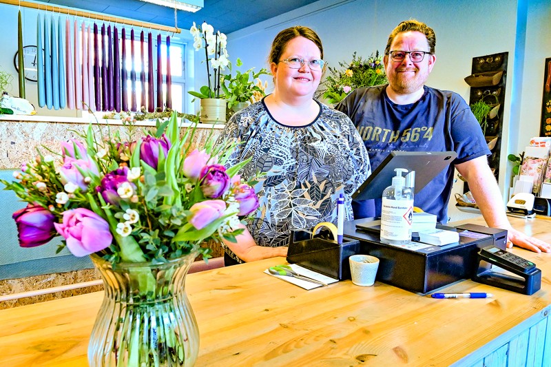 Kofoeds Blomster har haft et rigtigt godt første år. Nu flytter parret Anne og Peter Kofoed Lauritsen deres butik til ny adresse - for kundernes skyld.