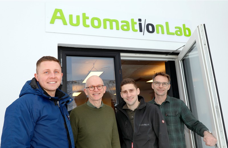 Svendborg-virksomheden Automation Lab etablerer nu en afdeling i Vrå og styrker samarbejdet med Elektrikeren Nord. Her er det fra venstre Jens Hjelm Kristensen (Elektrikeren Nord), Claus Walther Jensen (AutomationLab), Daniel Svenningsen (AutomationLab) og Jacob Kodal Petersen (AutomationLab).