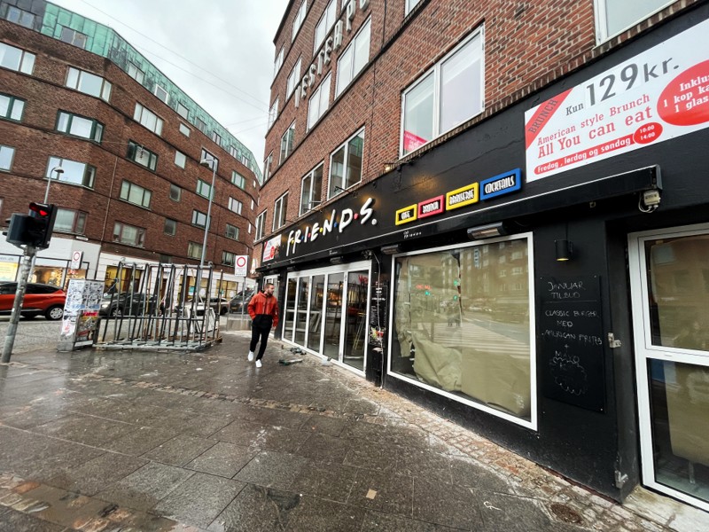 I disse dage er der gang i den store renovering hos den velkendte Vesterbro-café.
