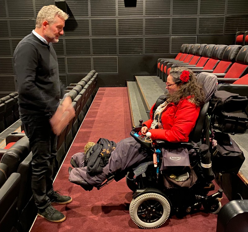 Jan Ringtved fra Nordisk Film møder Tina Campbell i biografen i Kennedy Arkaden