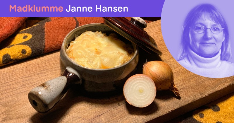 I den franske udgave af løgsuppe, som i opskriften her, indgår der både brød, ost, vin og cognac, så det hele går op i en højere enhed.