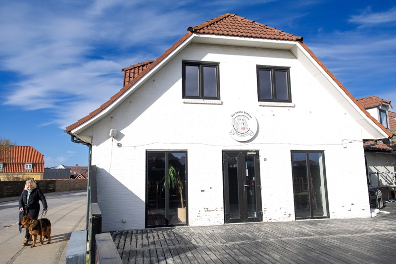 Restaurant "Den Muntre Gris" åbner i de lokaler, der tidligere husede "Den Kække Havfrue".