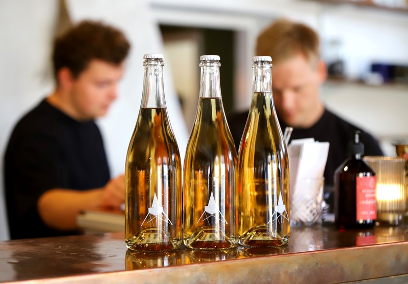 Forårsfesten, hvor cideren lanceres, foregår på Sømærket Vin- og Ciderbar i Gl. Skagen den 30. marts.