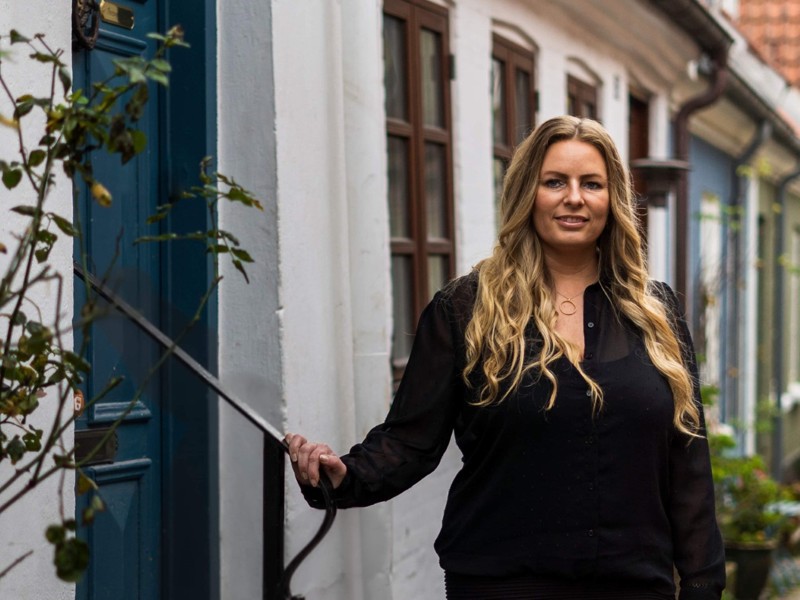 Efter at have været med i Løvens Hule har Ann Rosenskjold modtage mange hadske kommentarer for sin påklædning.
