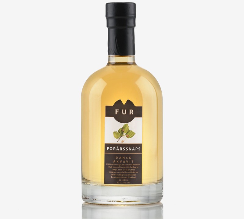 Den nye FUR Forårssnaps indeholder 38 pct. alkohol og sælges i lighed med de øvrige fire Fur snapse i 50 cl flasker.