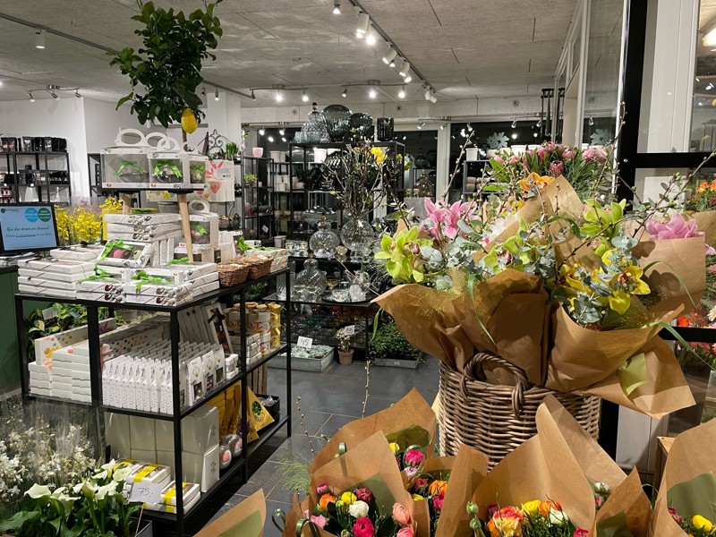 Det er efterspørgsel fra kunderne, der har ført til, at man nu kan handle hos Blomsterpigen Nibe hele døgnet.