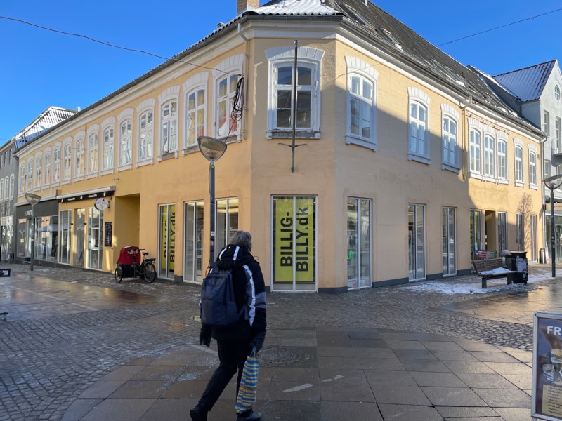 Snart flytter Billig-Billy fra Bredegade og "hjem" til Slotsgade.