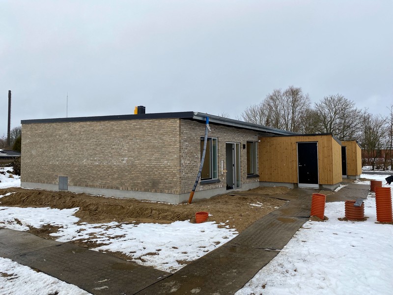 De 17 nye boliger på Moltkes Allé i Dronninglund er indflytningsklare til juli.