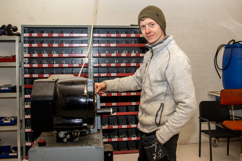 Mathias Kloster råder over 3.000 kvadratmeter industribygninger i Gøttrup, men da SK Smede- og Maskinværksteds arbejde foregår hos kunderne, er en stor del af bygningerne lejet ud.