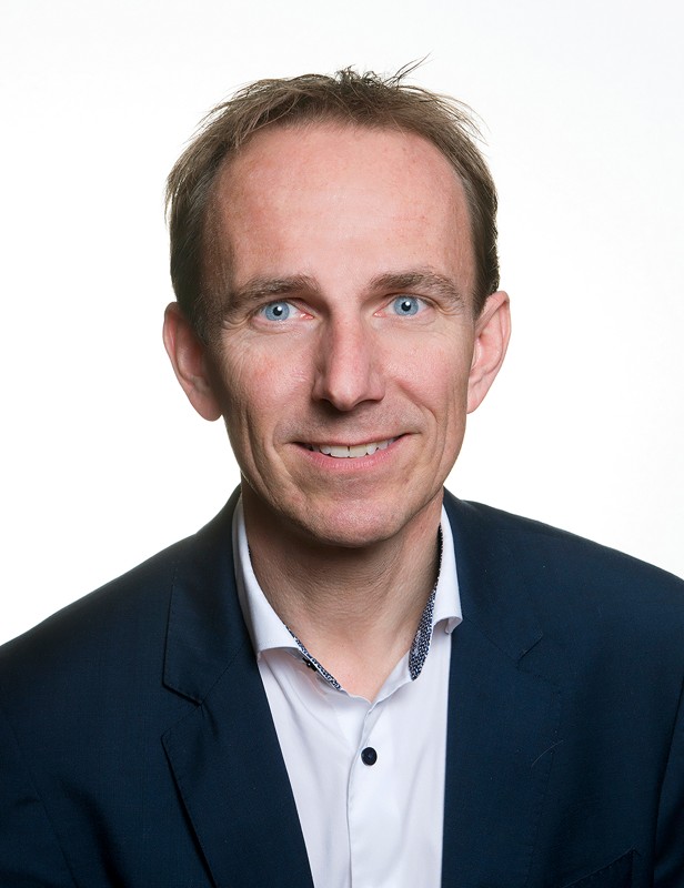 Michael Krogaggard vil ikke have boliger på to grønne områder i Aabybro. Han vil gerne høre borgernes mening om, hvad de kan bruges til.