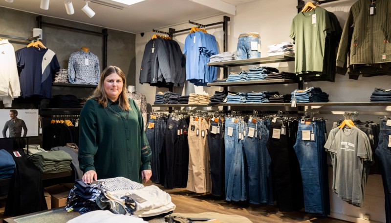 Lokale såvel som turister i byen besøger flittigt gågadens mange butikker