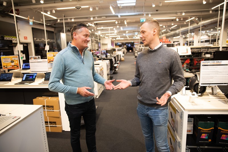 Den administrerende direktør for Power-kæden Jesper Boysen kommer tilbage til Frederikshavn for at opleve festdagen 24.marts sammen med butikschef Jonas Sørensen.