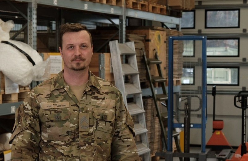 Soldat Jonas Klysner Christensen drømmer om at prøve kræfter med et civilt job i praktikken under uddannelsen til logistikøkonom.