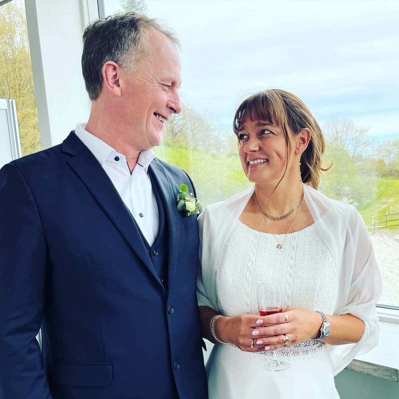 Gitte Bundgaard og Kim Edberg Andersen blev viet på den sidste bededag efter 23 års forlovelse