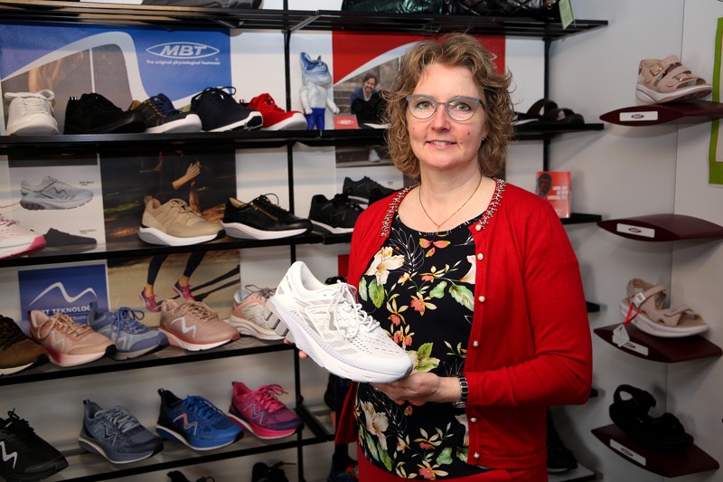 Heidi Jensen er tredje generation i Nyholmstrand Sko og har særligt fokus på sko til vanskelige fødder.
