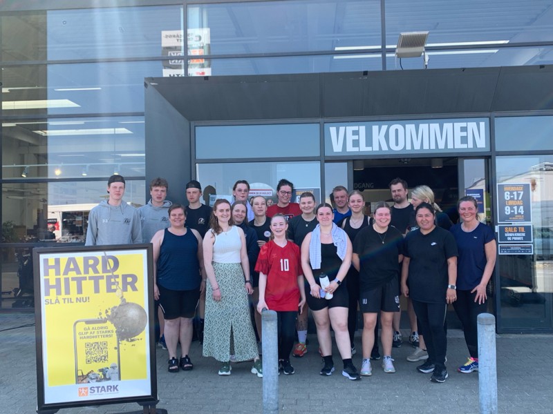 Der blev trådt godt i pedalerne, da Frederikshavn Ishockey Klub forleden holdt cykelsponsorløb til fordel for klubbens kvindehold.