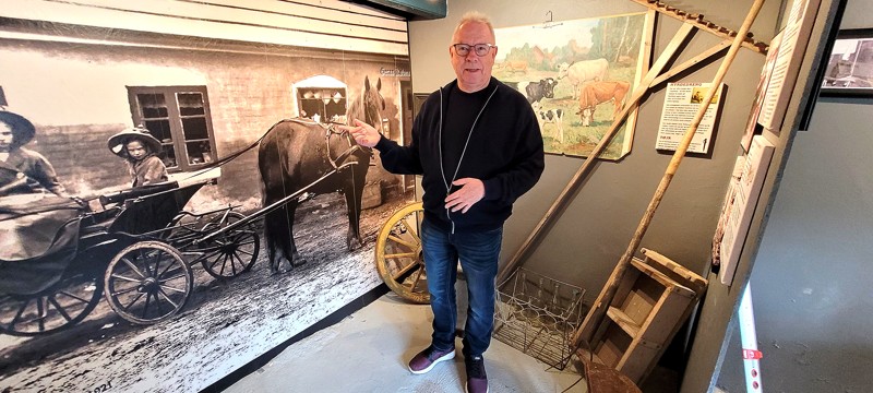 Jens Michno i det nye mini museum i Gerå.